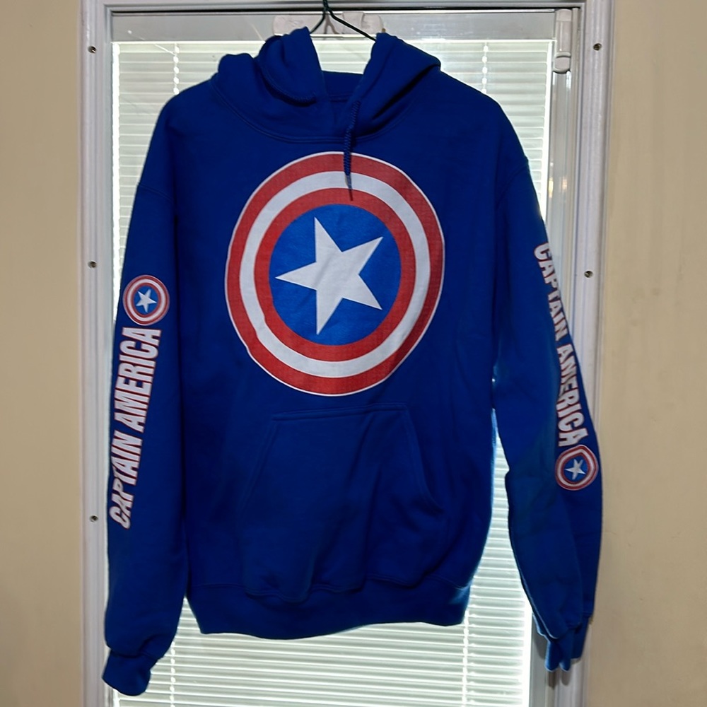 Gildan men's Captain America sweatshirt
